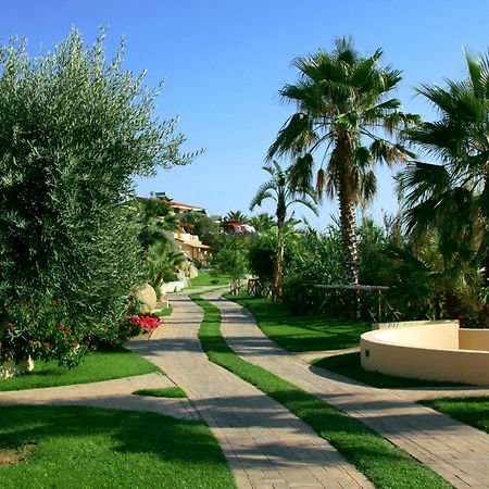 Hotel Villaggio Cala Di Volpe Capo Vaticano Exterior foto