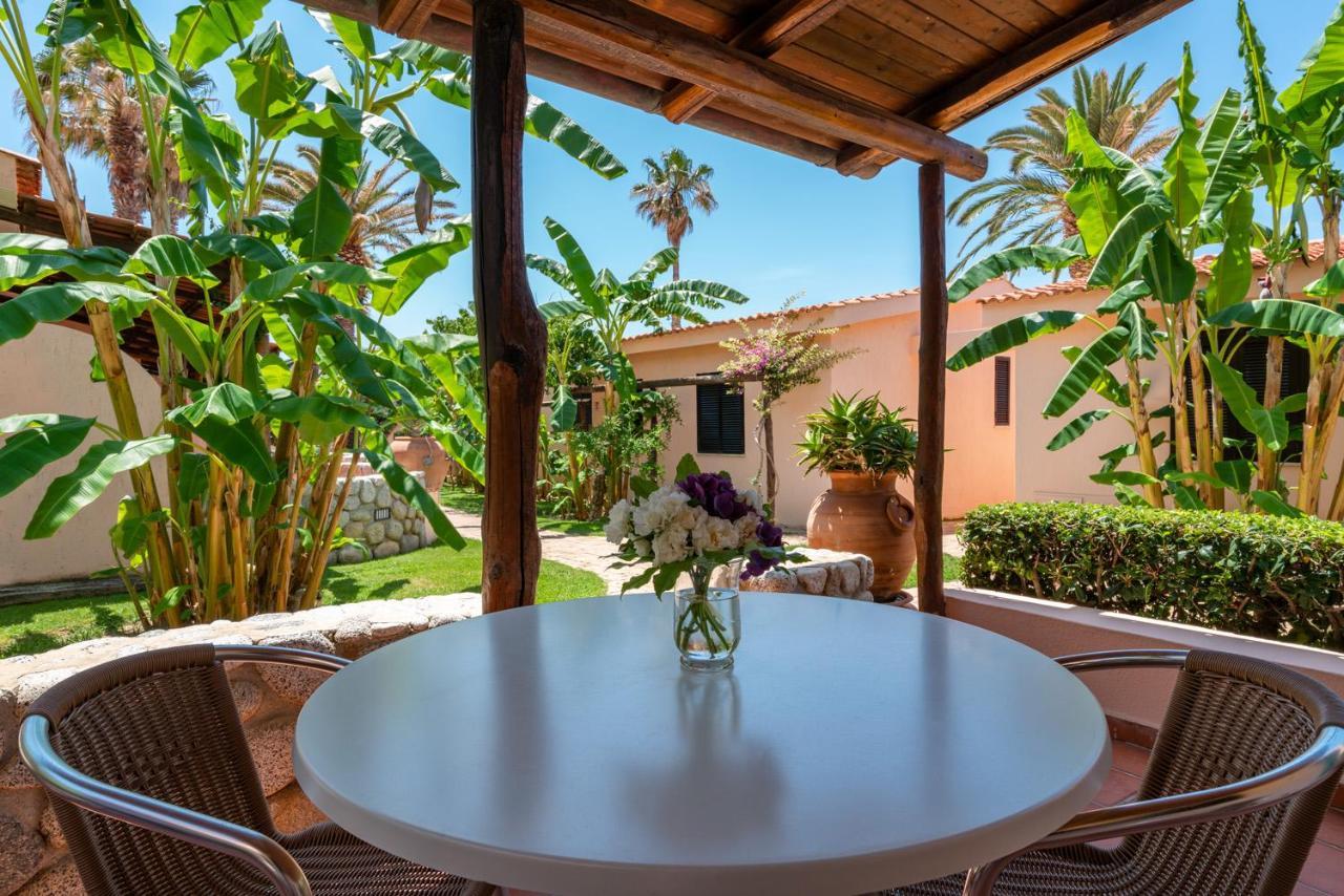 Hotel Villaggio Cala Di Volpe Capo Vaticano Exterior foto