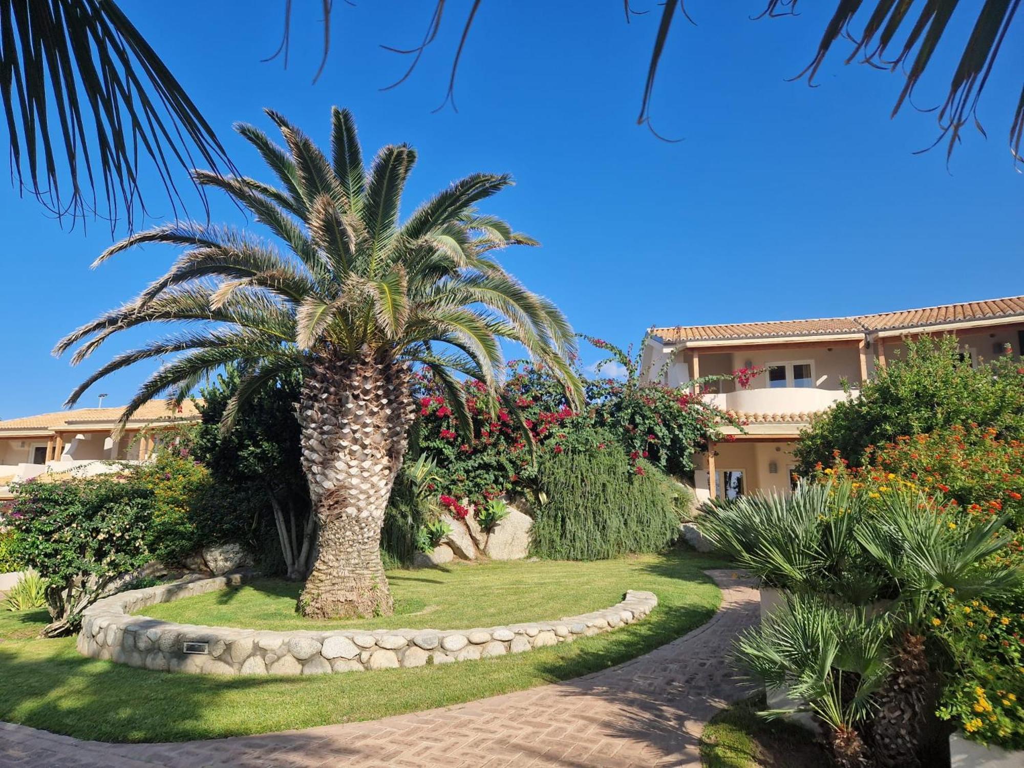 Hotel Villaggio Cala Di Volpe Capo Vaticano Exterior foto