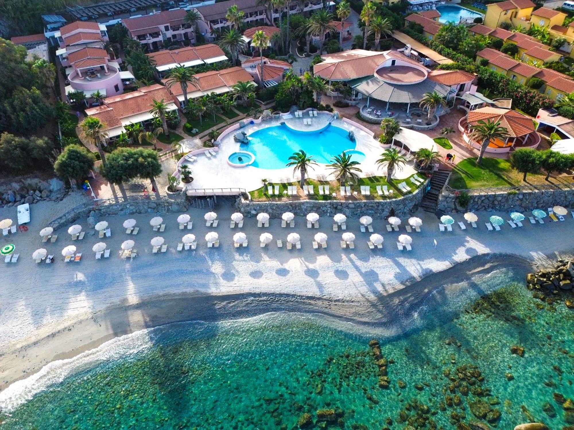 Hotel Villaggio Cala Di Volpe Capo Vaticano Exterior foto