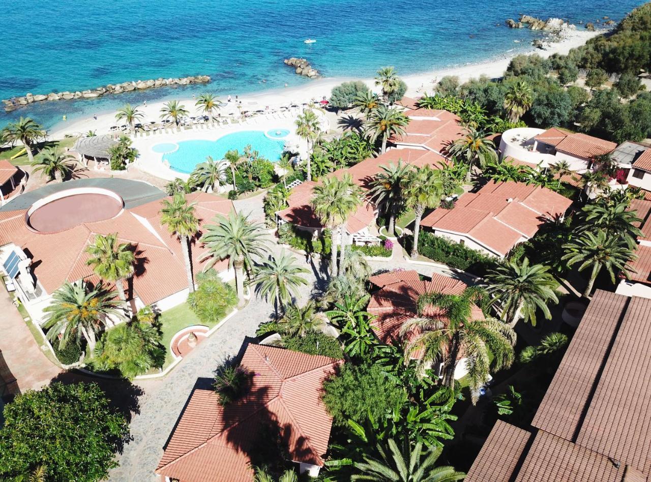 Hotel Villaggio Cala Di Volpe Capo Vaticano Exterior foto