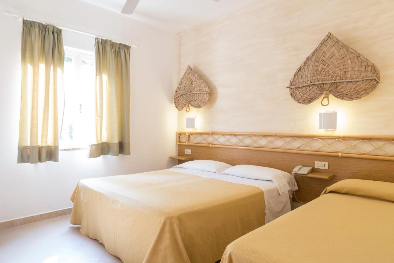 Hotel Villaggio Cala Di Volpe Capo Vaticano Exterior foto