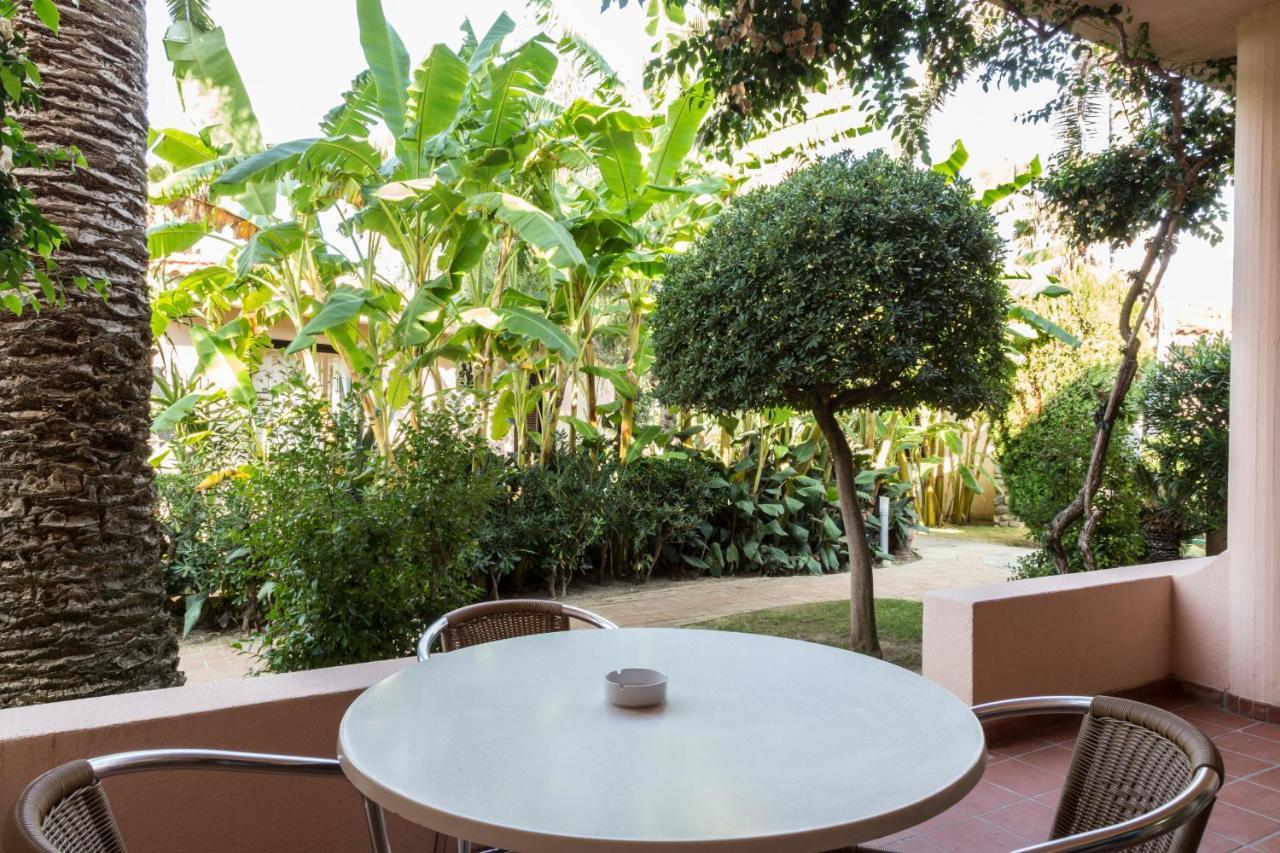 Hotel Villaggio Cala Di Volpe Capo Vaticano Exterior foto