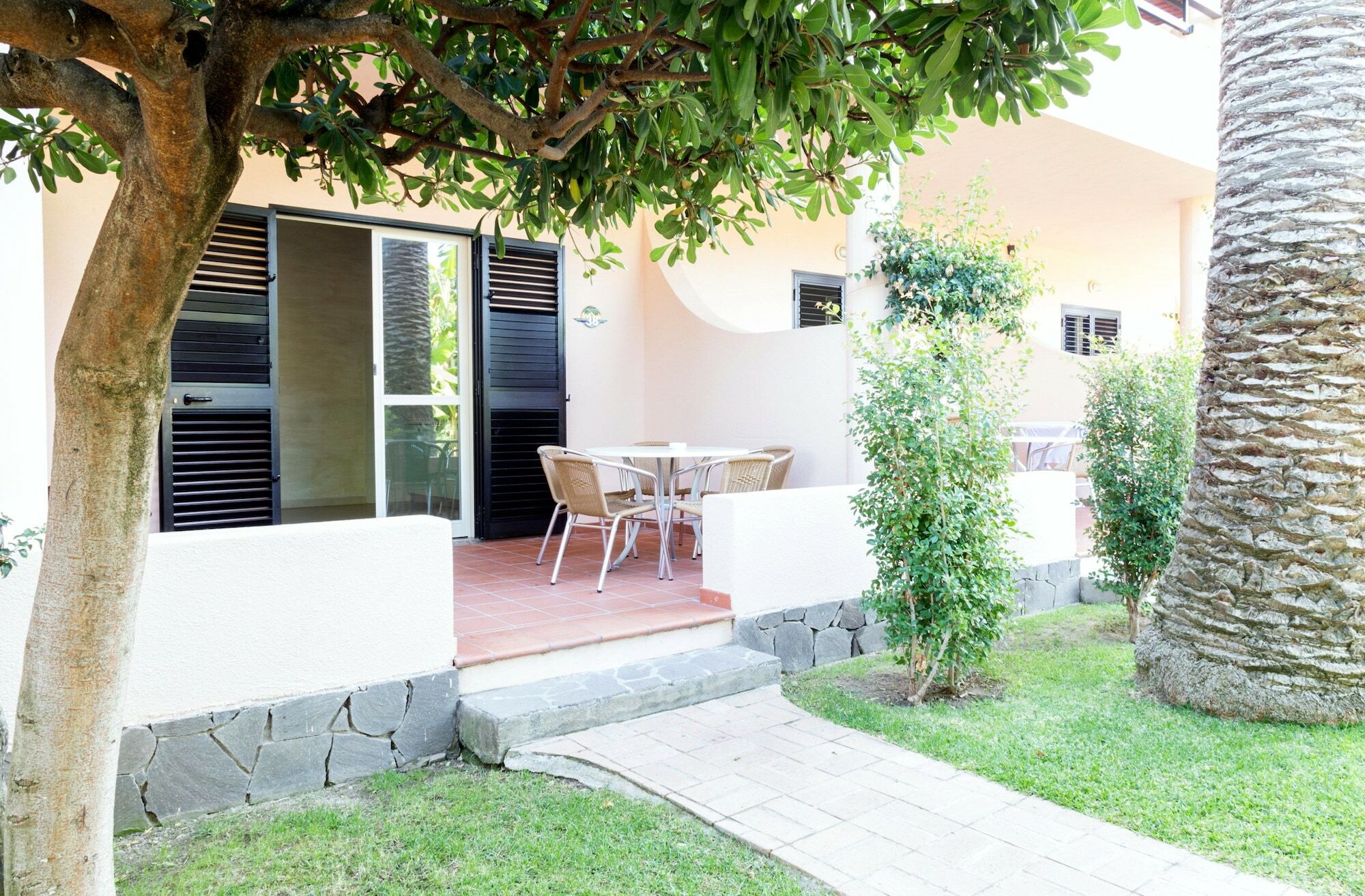 Hotel Villaggio Cala Di Volpe Capo Vaticano Exterior foto